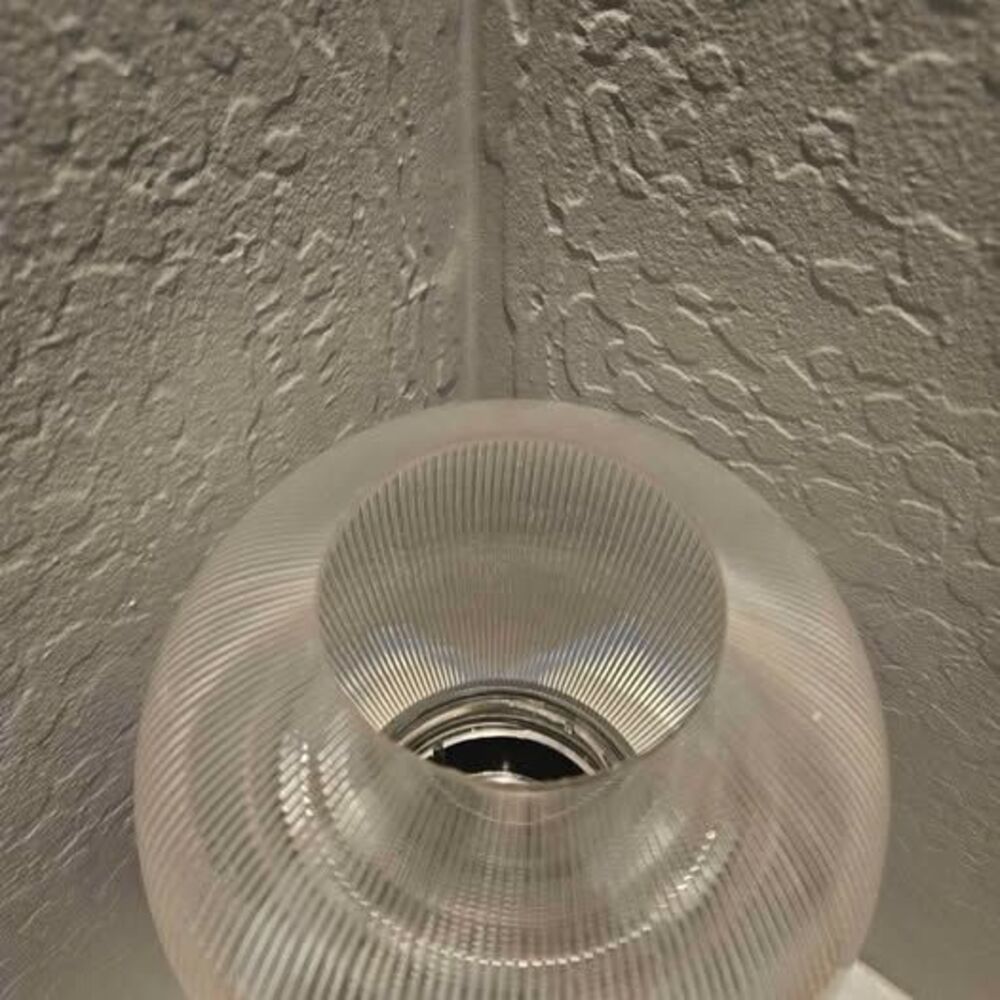 Bug Off! Tabletop or Patio Umbrella Mounting Outdoor Plastic Candleholder